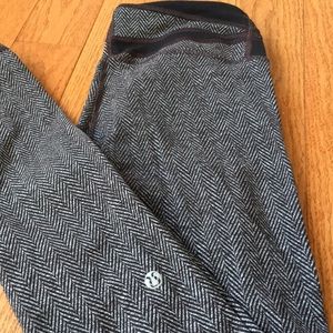 Lululemon full length herringbone wunder under 4